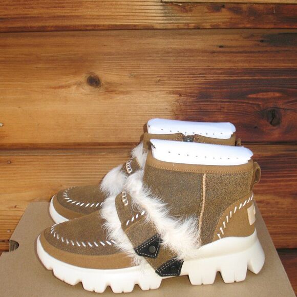 NWT UGG Ankle Boots - Picture 3 of 10